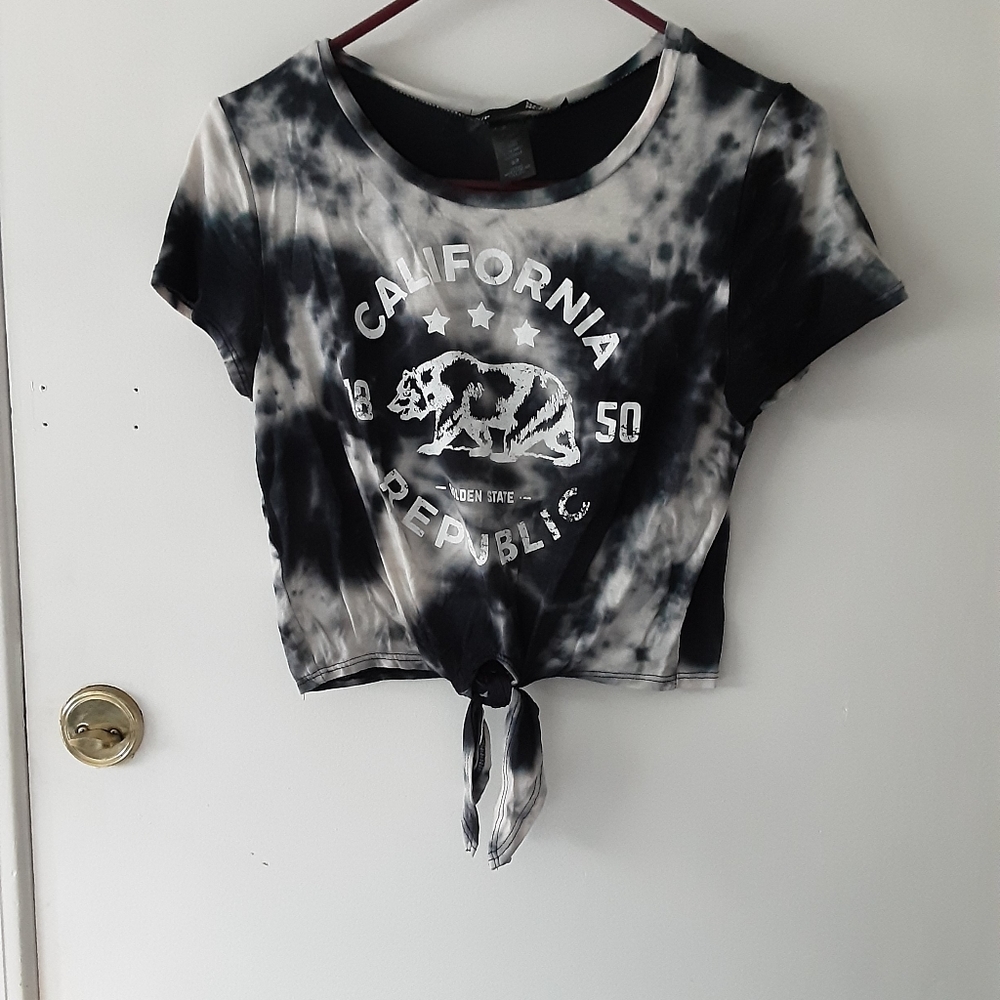 New REBEL SUGAR Women's Jr's Sz S Tie-Dye Knotted tie- Bottom T-SHIRT